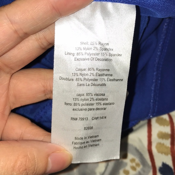 A Pea in a Pod Maternity Dress - Picture 5 of 8